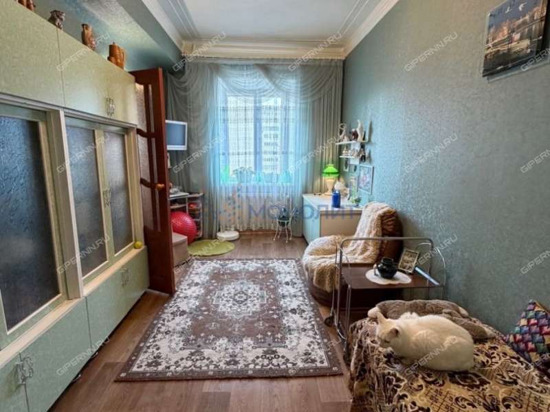 трёхкомнатная квартира на улице Страж Революции дом 4