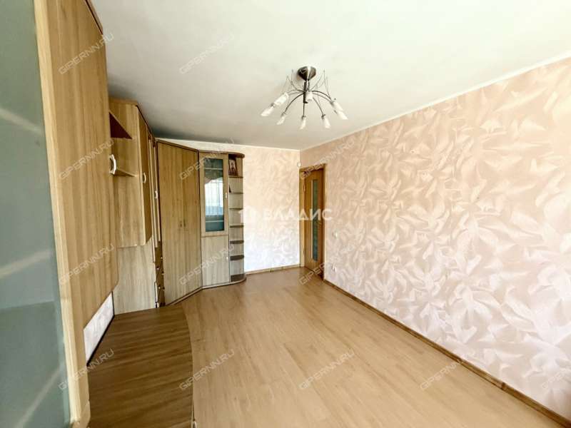 трёхкомнатная квартира на улице Героя Советского Союза Усилова дом 1