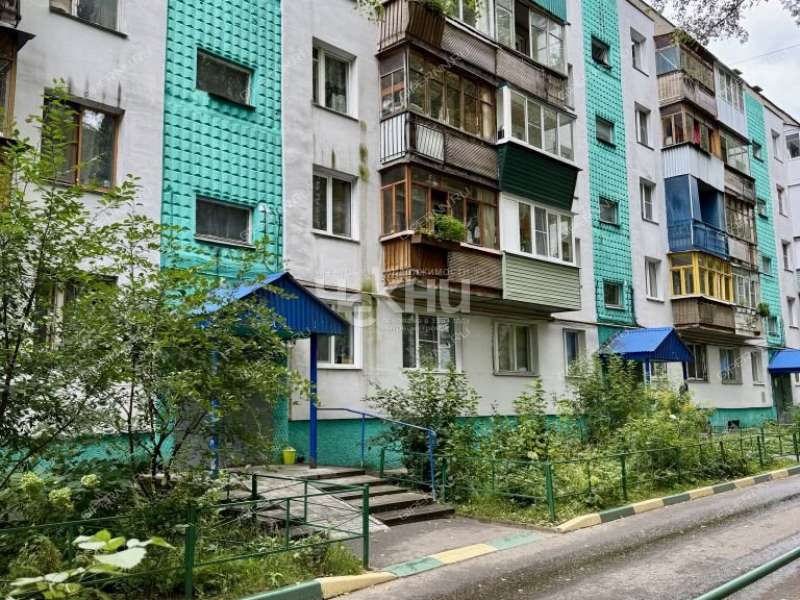 четырёхкомнатная квартира на улице имени Генерала Ивлиева дом 33