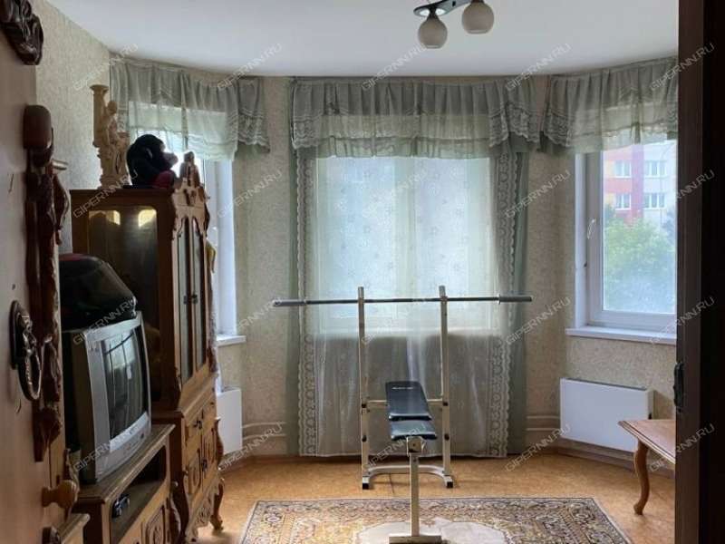 трёхкомнатная квартира на улице Академика Сахарова дом 117