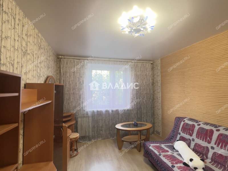 трёхкомнатная квартира на улице Челюскинцев дом 23