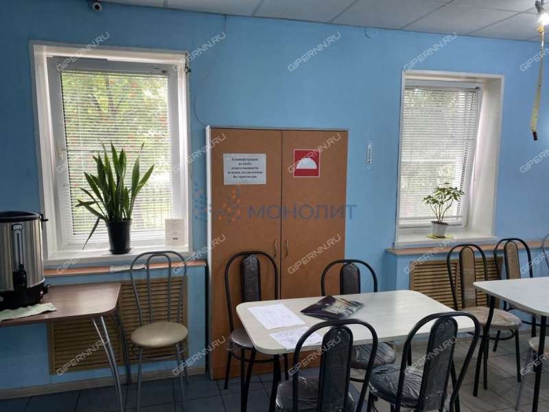 здание под недвижимость под гостиничный бизнес на улице Лихачёва город Бор