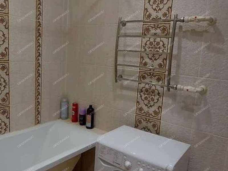 трёхкомнатная квартира на проспекте Кирова дом 33а