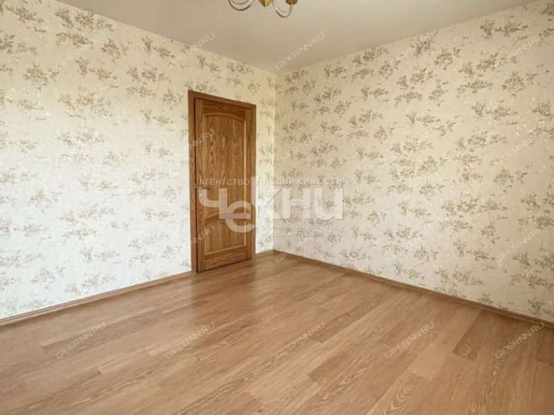 трёхкомнатная квартира на Подворной улице дом 6