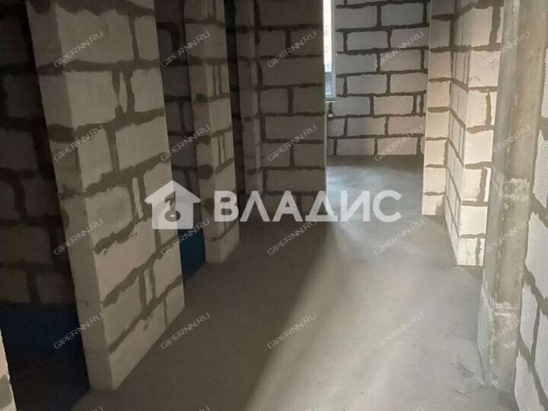 трёхкомнатная квартира на улице Июльских Дней дом 11