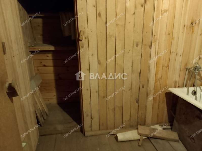 дом на улице Сутырина посёлок Ленинская Слобода