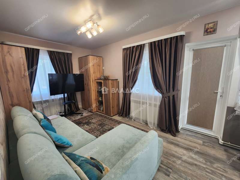 дом на улице Островского рабочий посёлок Горбатовка