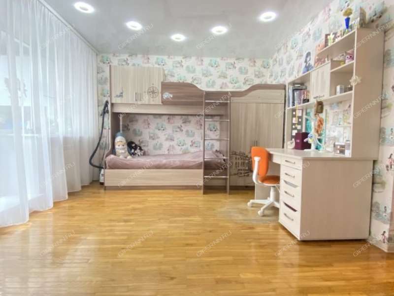 трёхкомнатная квартира на улице Сергея Есенина дом 14