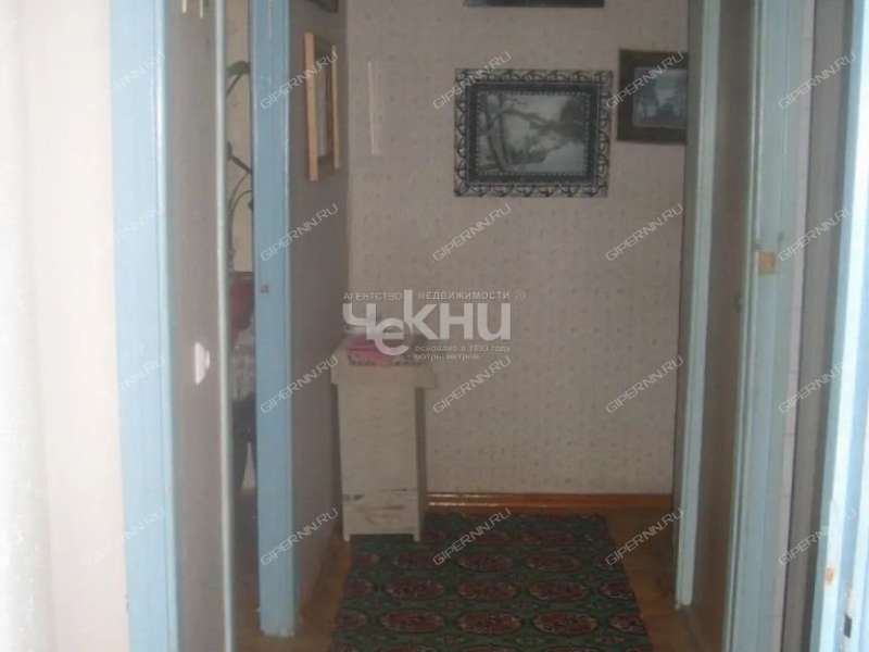 четырёхкомнатная квартира на улице Коминтерна дом 178