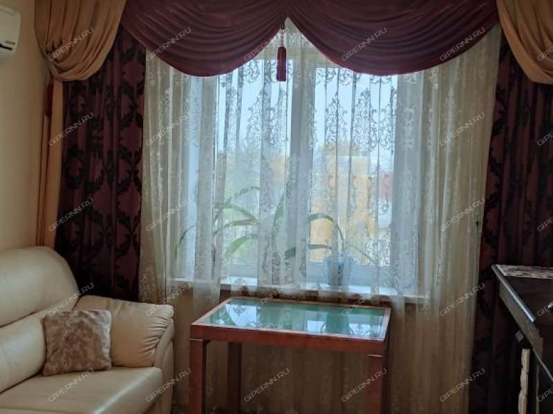 трёхкомнатная квартира на улице Коминтерна дом 22