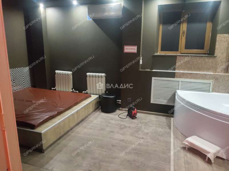 помещение под помещение свободного назначения на проспекте Ильича