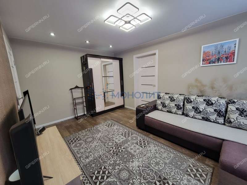 двухкомнатная квартира на улице Сутырина дом 18